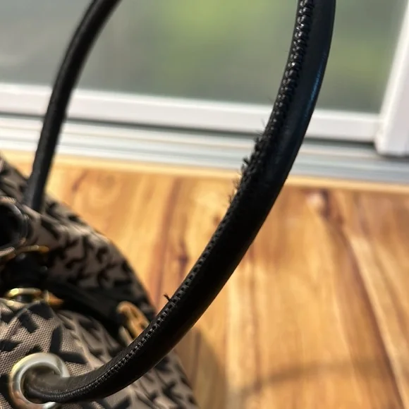 Elegant MK Logo Tote in Black and Tan - Picture 5 of 7